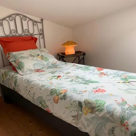 Du Logis De La Roche - Niort -