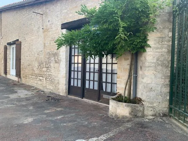 Du Logis De La Roche - Niort - Apartamento *